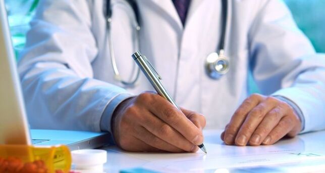 Doctor prescribes treatment for a patient with parasites under the skin